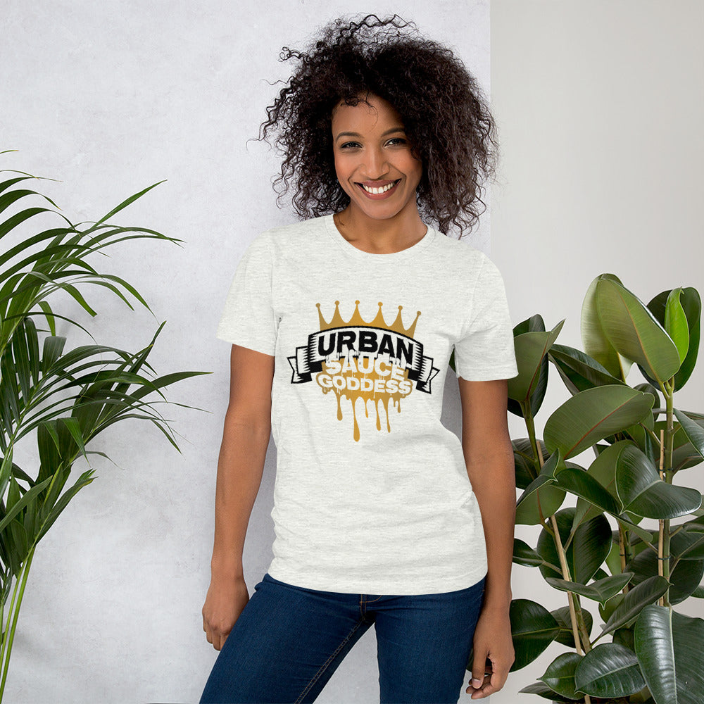 Sauce Goddess Short-sleeve Black and Gold Logo T-shirt