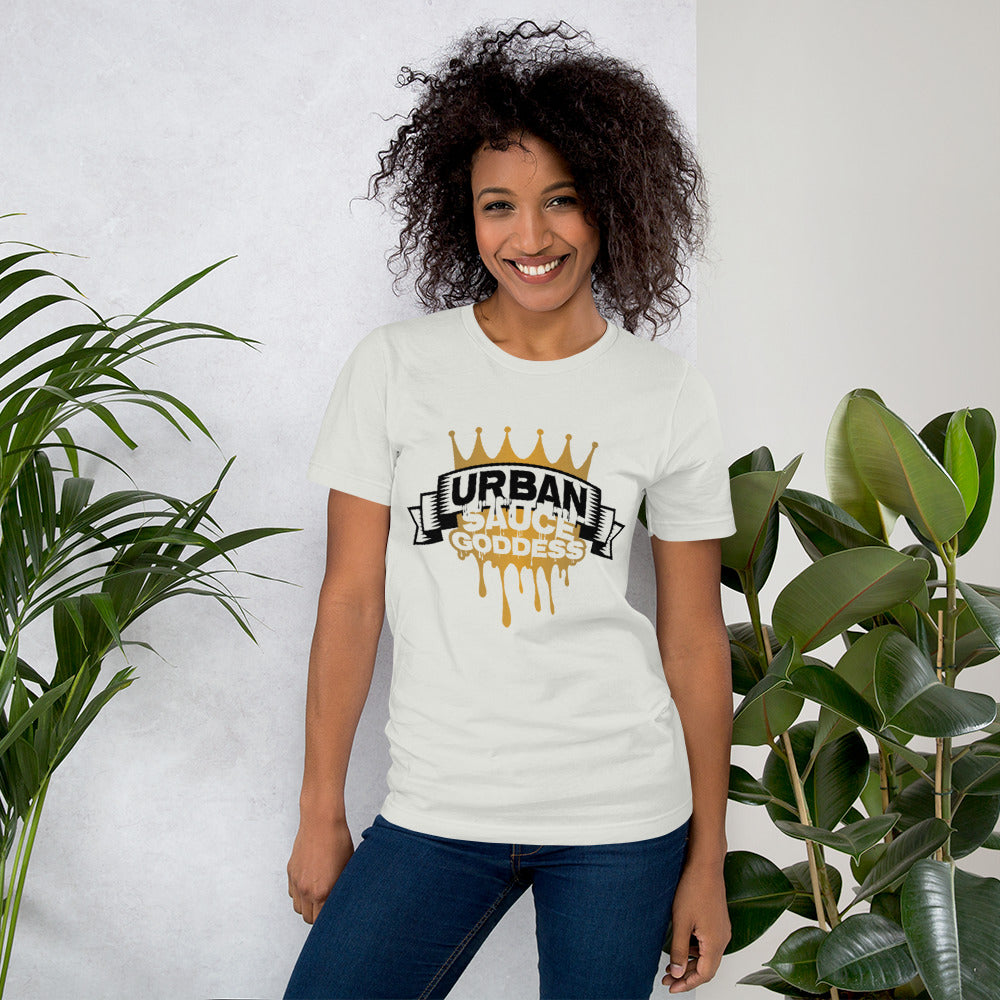 Sauce Goddess Short-sleeve Black and Gold Logo T-shirt
